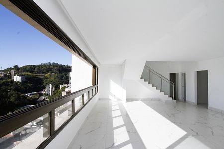 Apartamento à venda com 363m², 4 quartos e 4 vagasSala