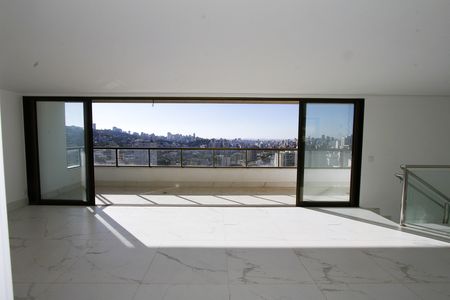 Apartamento à venda com 363m², 4 quartos e 4 vagasCobertura