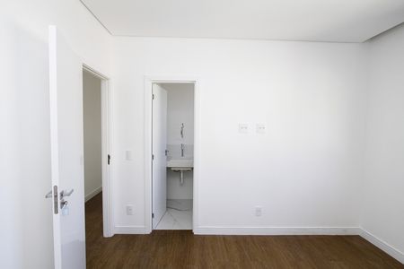 Apartamento à venda com 363m², 4 quartos e 4 vagasQuarto 2 - Suíte