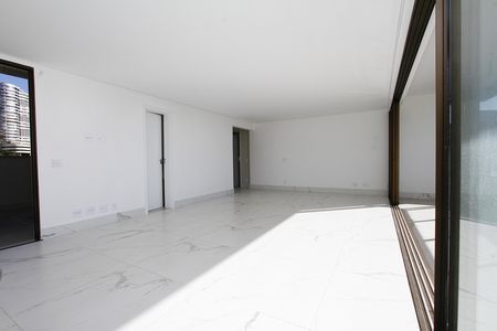 Apartamento à venda com 363m², 4 quartos e 4 vagasCobertura