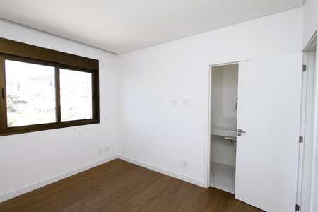 Apartamento à venda com 363m², 4 quartos e 4 vagasQuarto 3 - Suíte