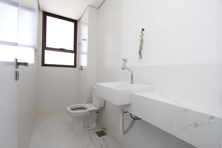 Apartamento à venda com 363m², 4 quartos e 4 vagasBanheiro da Suíte 1