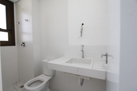 Apartamento à venda com 363m², 4 quartos e 4 vagasBanheiro da Suíte 3