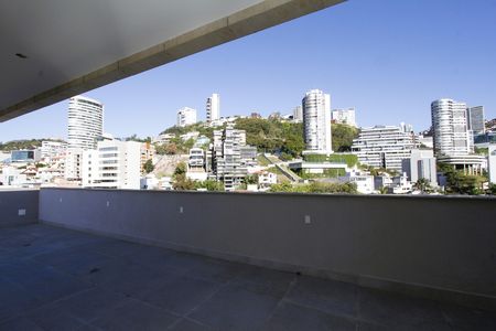 Apartamento à venda com 363m², 4 quartos e 4 vagasCobertura