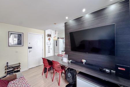 Apartamento à venda com 44m², 2 quartos e 1 vaga Apartamento à venda com 44m², 2 quartos e 1 vagaSala