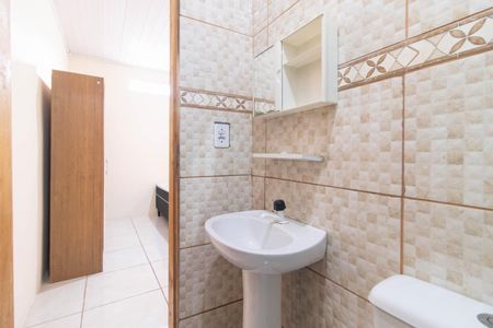 Banheiro de casa para alugar com 1 quarto, 30m² em São José, Porto Alegre