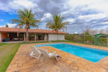 Casa à venda com 350m², 4 quartos e 4 vagas Casa à venda com 350m², 4 quartos e 4 vagasFoto 06