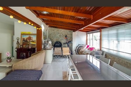 Apartamento à venda com 154m², 2 quartos e 1 vagaSalão gourmet 