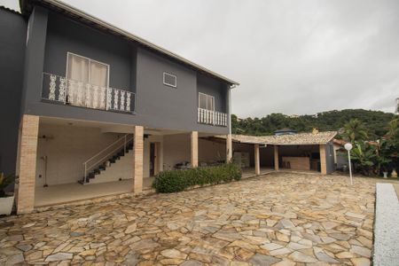 Casa para alugar com 1000m², 6 quartos e 4 vagas Casa para alugar com 1000m², 6 quartos e 4 vagasÁrea externa