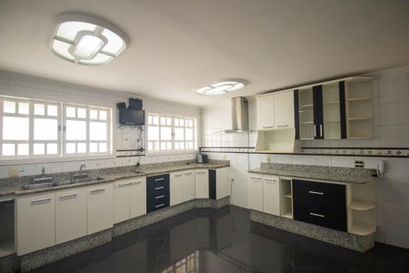 Casa para alugar com 1000m², 6 quartos e 4 vagas Casa para alugar com 1000m², 6 quartos e 4 vagasCozinha