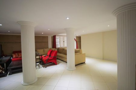 Casa para alugar com 1000m², 6 quartos e 4 vagas Casa para alugar com 1000m², 6 quartos e 4 vagasSala 2