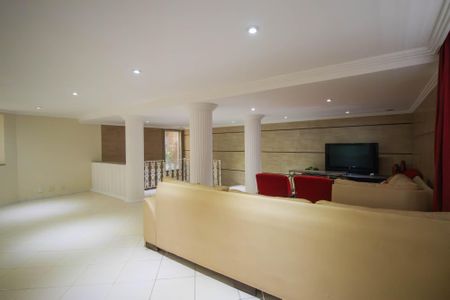 Casa para alugar com 1000m², 6 quartos e 4 vagas Casa para alugar com 1000m², 6 quartos e 4 vagasSala 2