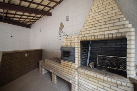 Casa para alugar com 1000m², 6 quartos e 4 vagas Casa para alugar com 1000m², 6 quartos e 4 vagasChurrasqueira