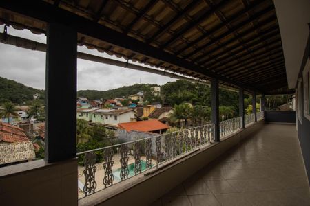 Casa para alugar com 1000m², 6 quartos e 4 vagas Casa para alugar com 1000m², 6 quartos e 4 vagasVaranda da Sala