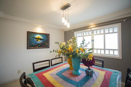 Casa para alugar com 1000m², 6 quartos e 4 vagas Casa para alugar com 1000m², 6 quartos e 4 vagasSala