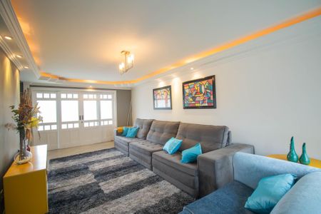 Sala de casa para alugar com 6 quartos, 1000m² em Maria Paula, São Gonçalo