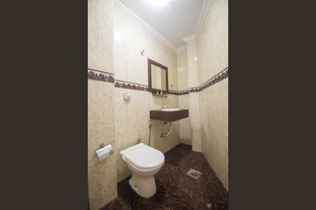 Casa para alugar com 1000m², 6 quartos e 4 vagas Casa para alugar com 1000m², 6 quartos e 4 vagasBanheiro 2