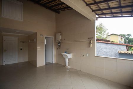Casa para alugar com 1000m², 6 quartos e 4 vagas Casa para alugar com 1000m², 6 quartos e 4 vagasÁrea de Serviço 1