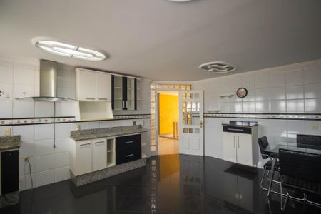 Casa para alugar com 1000m², 6 quartos e 4 vagas Casa para alugar com 1000m², 6 quartos e 4 vagasCozinha