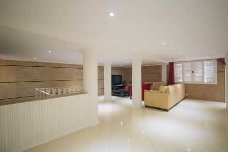 Casa para alugar com 1000m², 6 quartos e 4 vagas Casa para alugar com 1000m², 6 quartos e 4 vagasSala 2