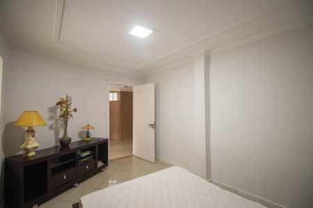 Casa para alugar com 1000m², 6 quartos e 4 vagas Casa para alugar com 1000m², 6 quartos e 4 vagasQuarto 2
