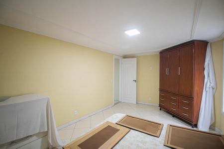 Casa para alugar com 1000m², 6 quartos e 4 vagas Casa para alugar com 1000m², 6 quartos e 4 vagasQuarto 1