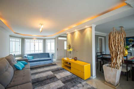Sala de casa para alugar com 6 quartos, 1000m² em Maria Paula, São Gonçalo