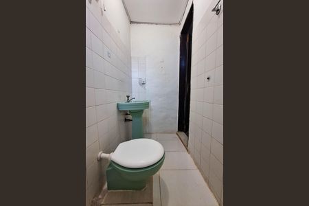 Casa para alugar com 40m², 1 quarto e 1 vaga Casa para alugar com 40m², 1 quarto e 1 vagaBanheiro
