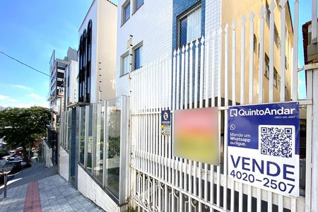 Apartamento à venda com 84m², 3 quartos e 2 vagas Apartamento à venda com 84m², 3 quartos e 2 vagasPlaca