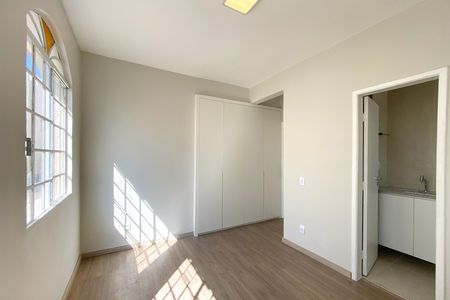 Apartamento à venda com 84m², 3 quartos e 2 vagas Apartamento à venda com 84m², 3 quartos e 2 vagasSuite