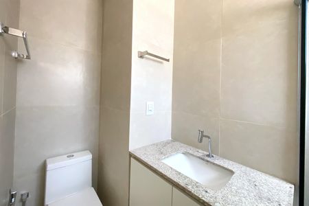 Apartamento à venda com 84m², 3 quartos e 2 vagas Apartamento à venda com 84m², 3 quartos e 2 vagasBanheiro da Suíte 1