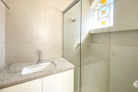 Apartamento à venda com 84m², 3 quartos e 2 vagas Apartamento à venda com 84m², 3 quartos e 2 vagasBanheiro da Suíte 1