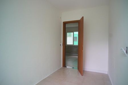 Quarto 1 de apartamento à venda com 2 quartos, 40m² em Humaitá, Porto Alegre