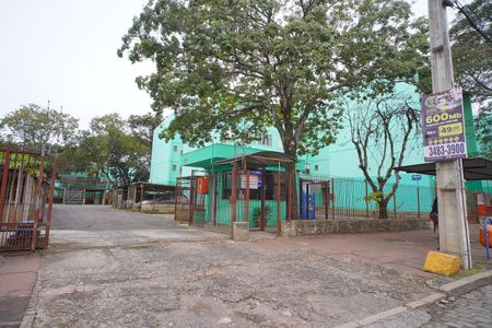 Fachada  de apartamento à venda com 2 quartos, 40m² em Humaitá, Porto Alegre