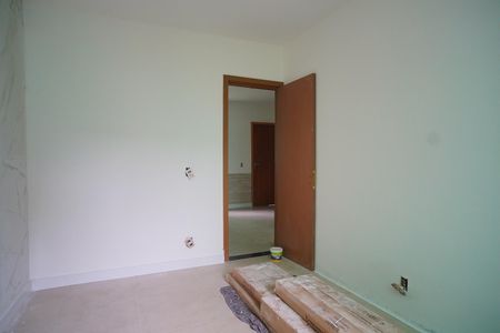 Quarto 2 de apartamento à venda com 2 quartos, 40m² em Humaitá, Porto Alegre