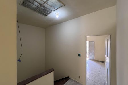 Casa à venda com 90m², 3 quartos e sem vaga Casa à venda com 90m², 3 quartos e sem vagaHall