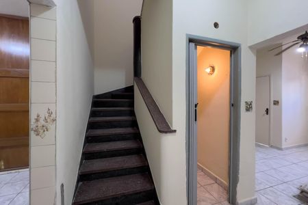 Casa à venda com 90m², 3 quartos e sem vaga Casa à venda com 90m², 3 quartos e sem vagaHall
