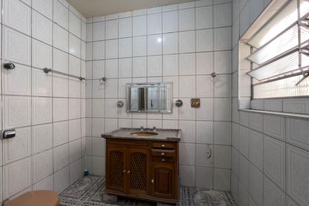 Casa à venda com 90m², 3 quartos e sem vaga Casa à venda com 90m², 3 quartos e sem vagaBanheiro