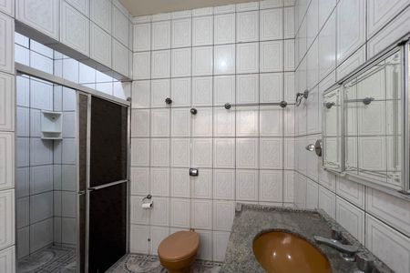 Casa à venda com 90m², 3 quartos e sem vaga Casa à venda com 90m², 3 quartos e sem vagaBanheiro