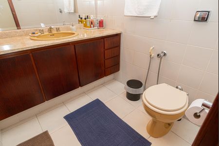Apartamento à venda com 112m², 3 quartos e 1 vaga Apartamento à venda com 112m², 3 quartos e 1 vagaBanheiro 2