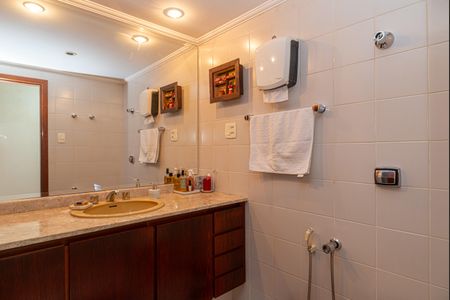 Apartamento à venda com 112m², 3 quartos e 1 vaga Apartamento à venda com 112m², 3 quartos e 1 vagaBanheiro 2