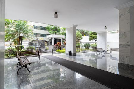 Apartamento à venda com 112m², 3 quartos e 1 vaga Apartamento à venda com 112m², 3 quartos e 1 vagaÁrea comum - Entrada do Edifício