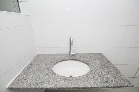 Banheiro de casa para alugar com 1 quarto, 50m² em Vila Pirajussara, São Paulo