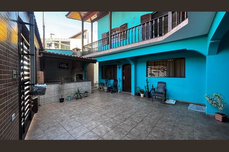 Casa à venda com 118m², 4 quartos e 4 vagas Casa à venda com 118m², 4 quartos e 4 vagasGaragem