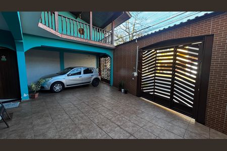 Casa à venda com 118m², 4 quartos e 4 vagas Casa à venda com 118m², 4 quartos e 4 vagasGaragem