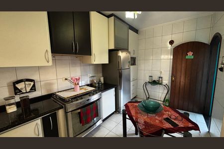 Casa à venda com 118m², 4 quartos e 4 vagas Casa à venda com 118m², 4 quartos e 4 vagasCozinha