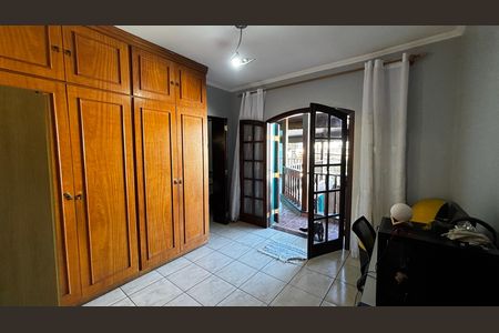 Casa à venda com 118m², 4 quartos e 4 vagas Casa à venda com 118m², 4 quartos e 4 vagasQuarto 3