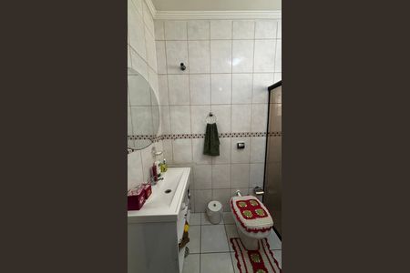 Casa à venda com 118m², 4 quartos e 4 vagas Casa à venda com 118m², 4 quartos e 4 vagasBanheiro