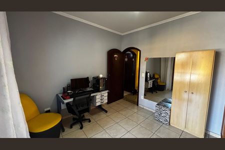 Casa à venda com 118m², 4 quartos e 4 vagas Casa à venda com 118m², 4 quartos e 4 vagasQuarto 3
