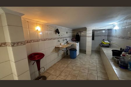 Casa à venda com 118m², 4 quartos e 4 vagas Casa à venda com 118m², 4 quartos e 4 vagasÁrea de Serviço - Porão